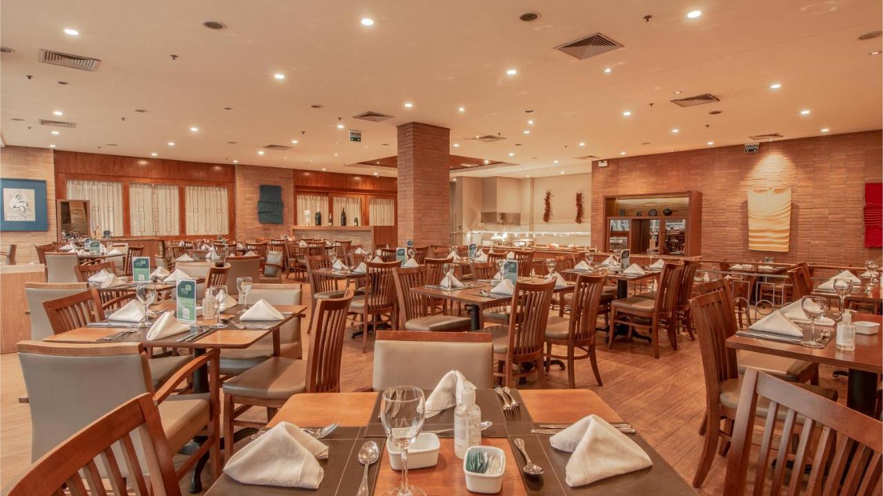 Hotel Deville Prime Porto Alegre Esterno foto The restaurant