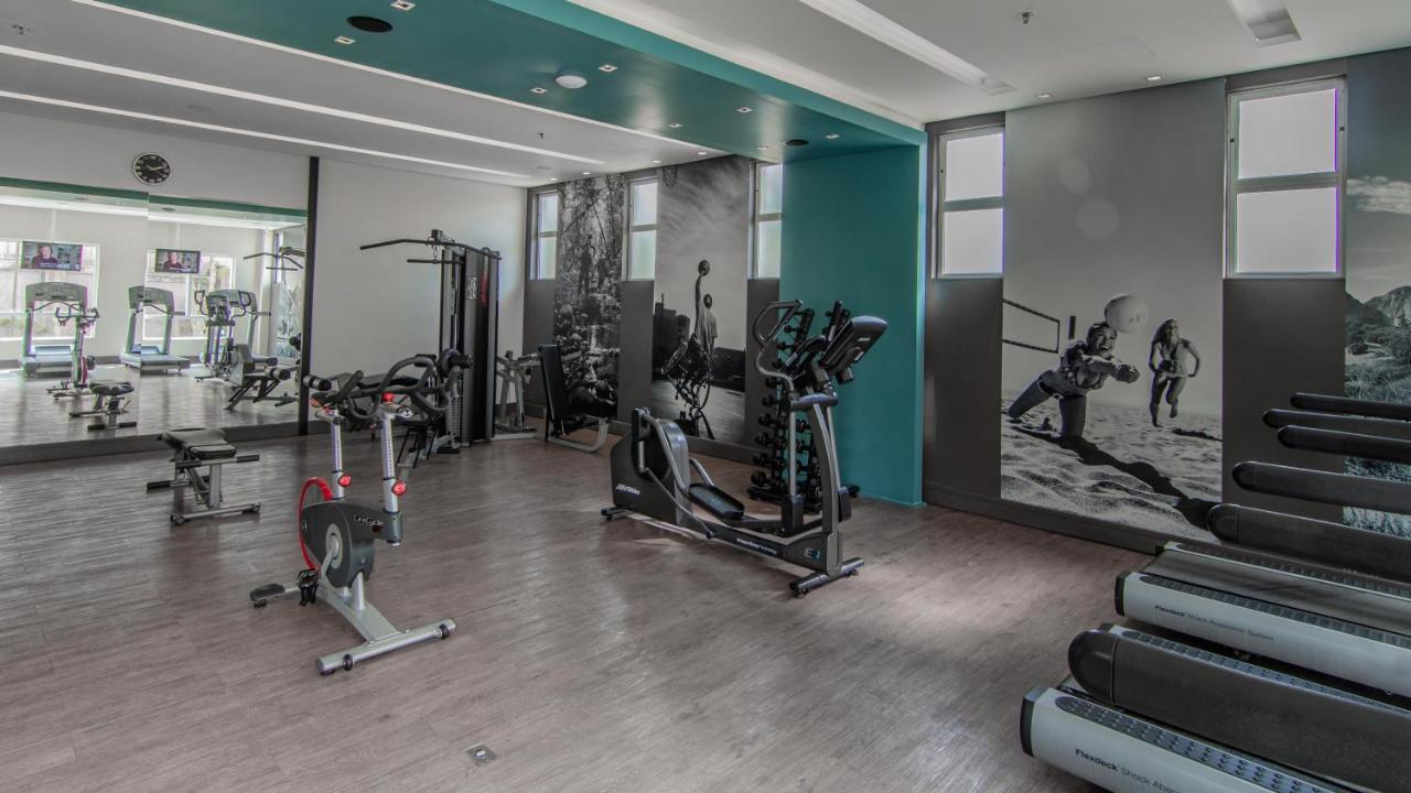 Hotel Deville Prime Porto Alegre Esterno foto The gym at the hotel