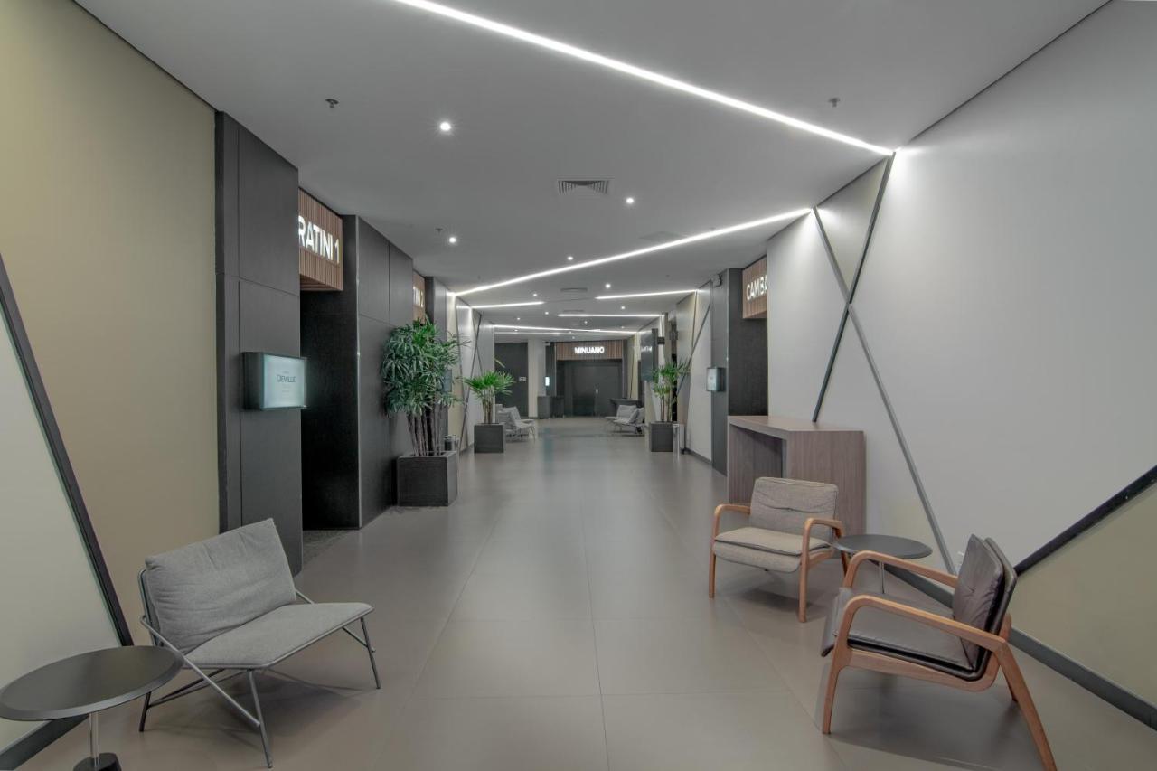 Hotel Deville Prime Porto Alegre Esterno foto Interior of the hospital