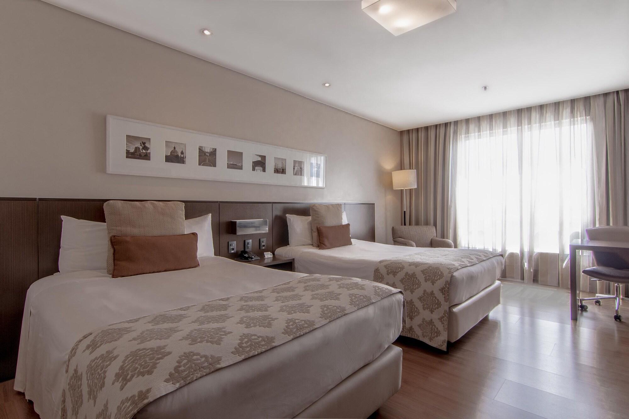 Hotel Deville Prime Porto Alegre Esterno foto