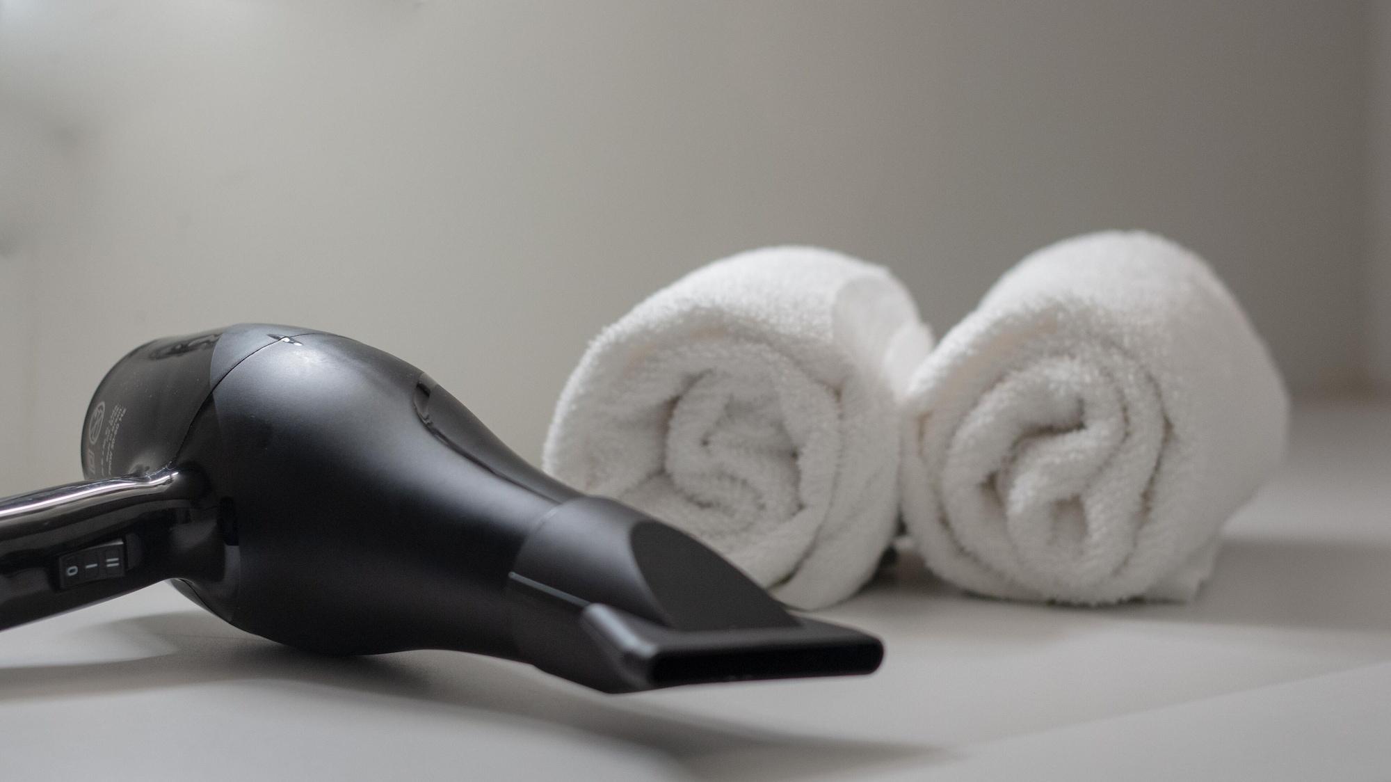 Hotel Deville Prime Porto Alegre Esterno foto A hair dryer