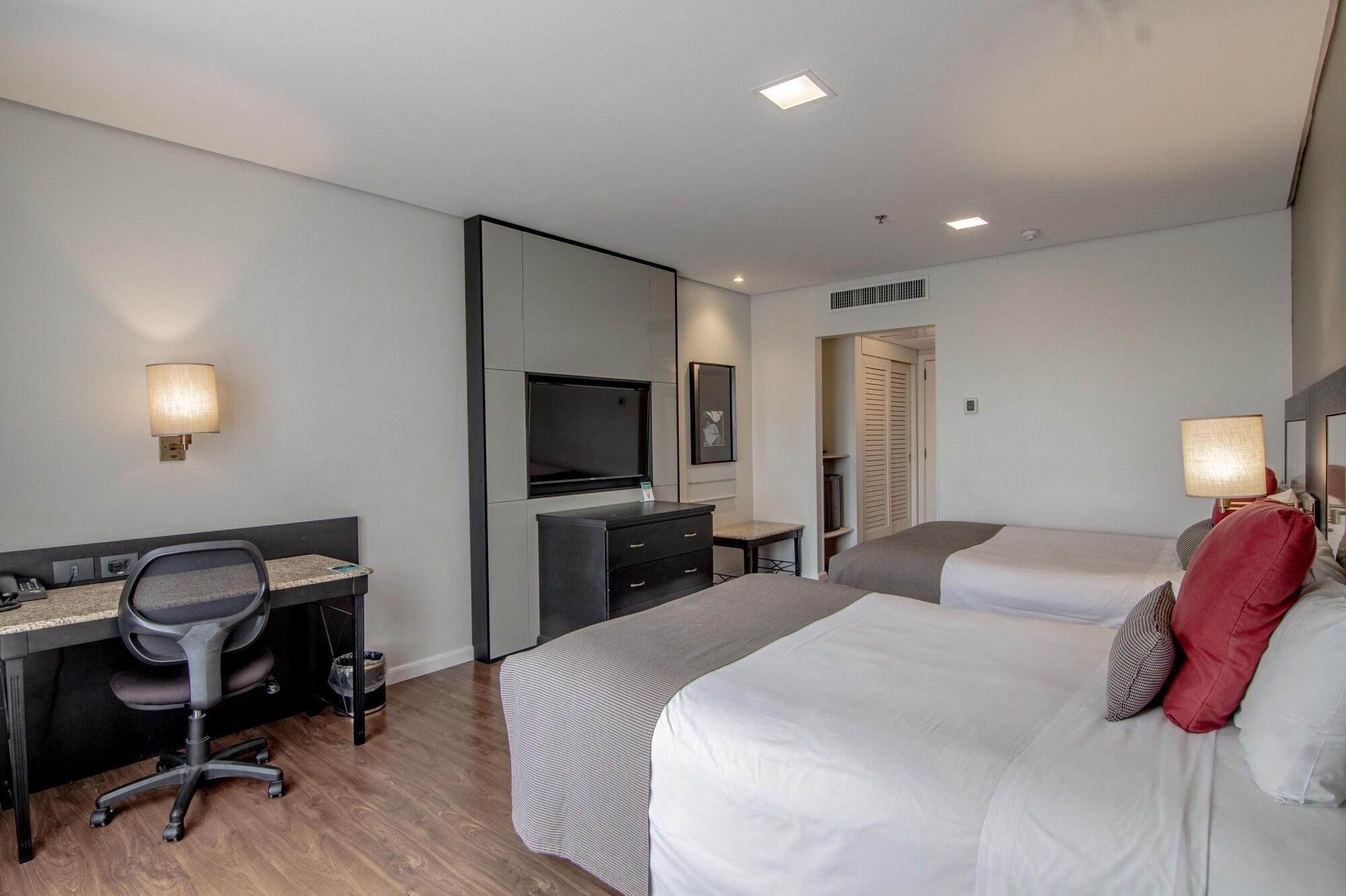 Hotel Deville Prime Porto Alegre Esterno foto Standard room