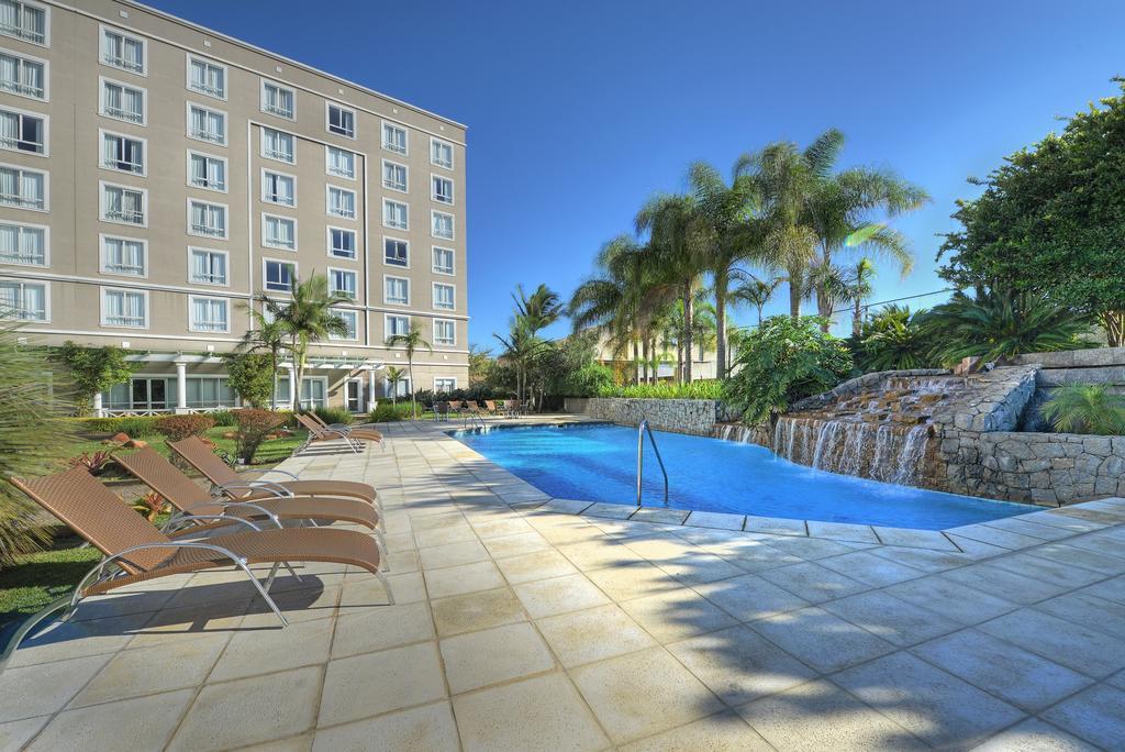 Hotel Deville Prime Porto Alegre Esterno foto